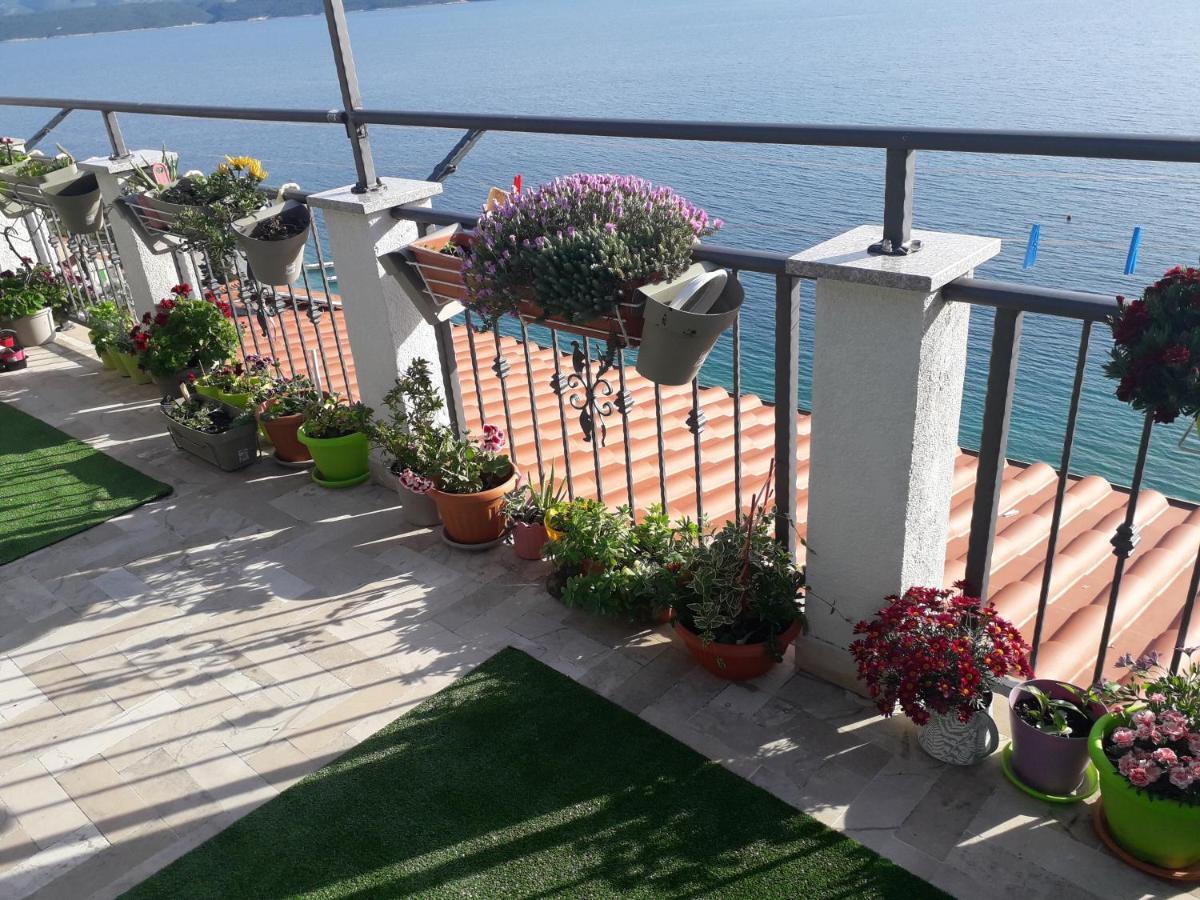 Appartement Leonarda à Omiš Extérieur photo