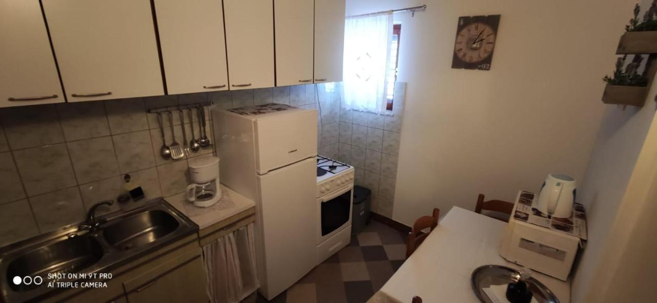 Appartement Leonarda à Omiš Extérieur photo