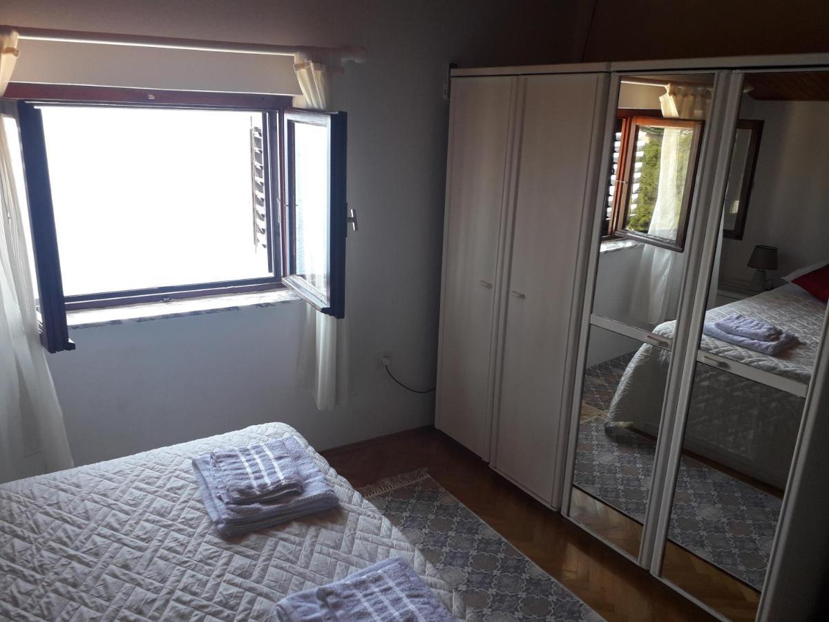 Appartement Leonarda à Omiš Extérieur photo