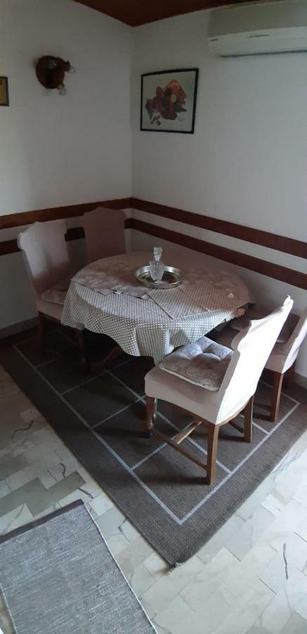 Appartement Leonarda à Omiš Extérieur photo